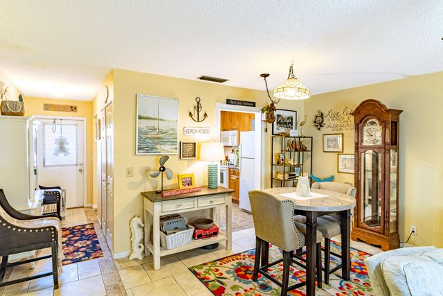 849 Salem Lane, Lake Worth, FL 33467