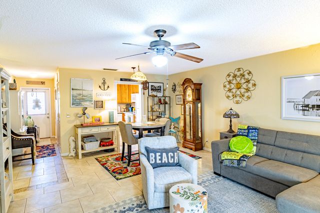 849 Salem Lane, Lake Worth, FL 33467