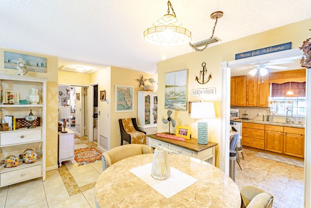 849 Salem Lane, Lake Worth, FL 33467