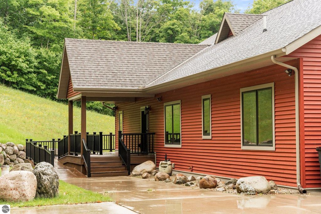 Image 58 of property listing at 125 W Lakeview, Levering, MI 49755