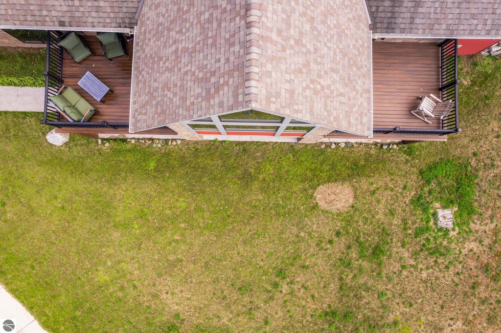 Image 9 of property listing at 125 W Lakeview, Levering, MI 49755