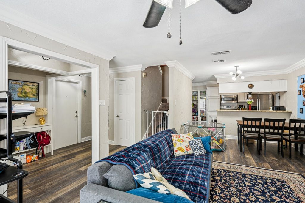 1610 Brentwood Drive, Irving, TX 75061 — photo 5