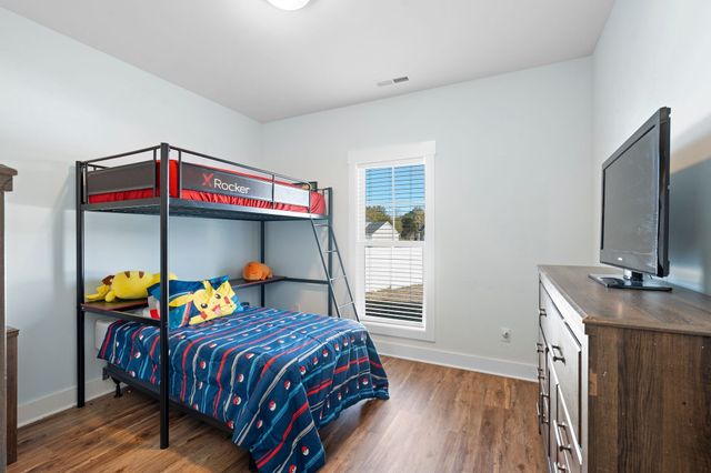 10111 Crookedhorn Ct, Bell Buckle, TN 37020