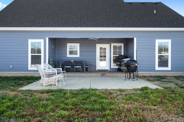 10111 Crookedhorn Ct, Bell Buckle, TN 37020