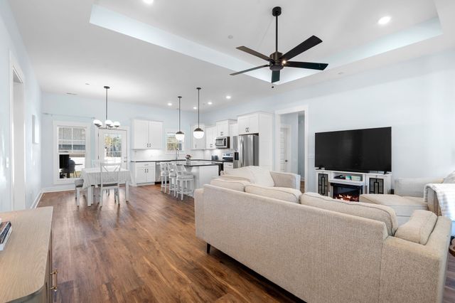 10111 Crookedhorn Ct, Bell Buckle, TN 37020