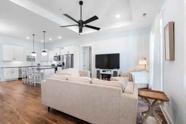 10111 Crookedhorn Ct, Bell Buckle, TN 37020