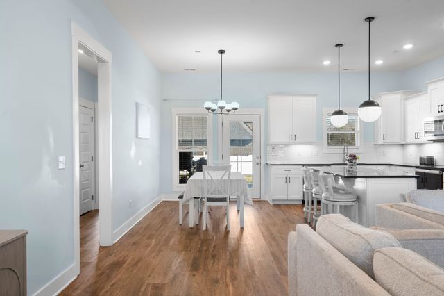 10111 Crookedhorn Ct, Bell Buckle, TN 37020