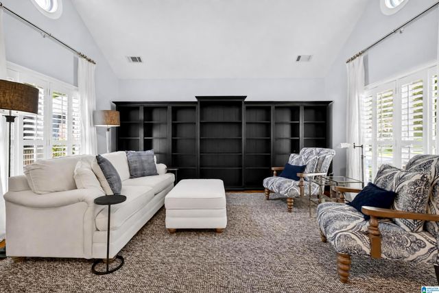 922 CALEDONIAN WAY, Vestavia Hills, AL 35242