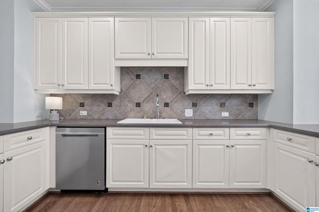922 CALEDONIAN WAY, Vestavia Hills, AL 35242