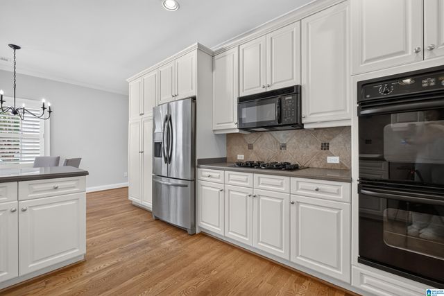 922 CALEDONIAN WAY, Vestavia Hills, AL 35242