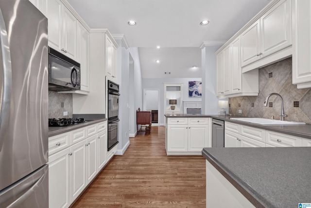 922 CALEDONIAN WAY, Vestavia Hills, AL 35242
