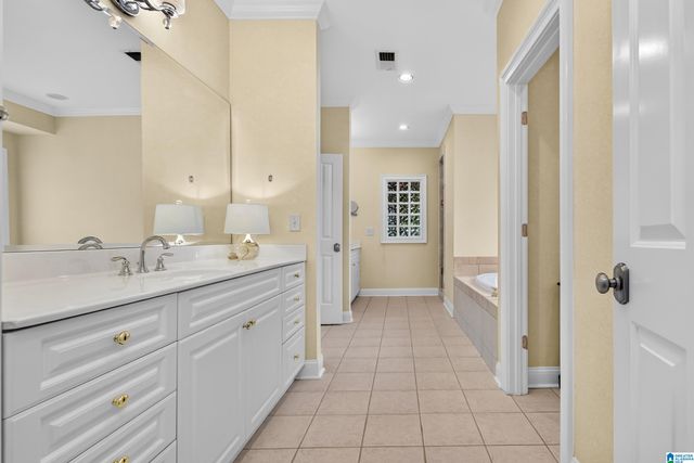 922 CALEDONIAN WAY, Vestavia Hills, AL 35242
