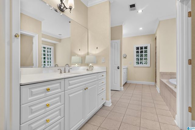 922 CALEDONIAN WAY, Vestavia Hills, AL 35242