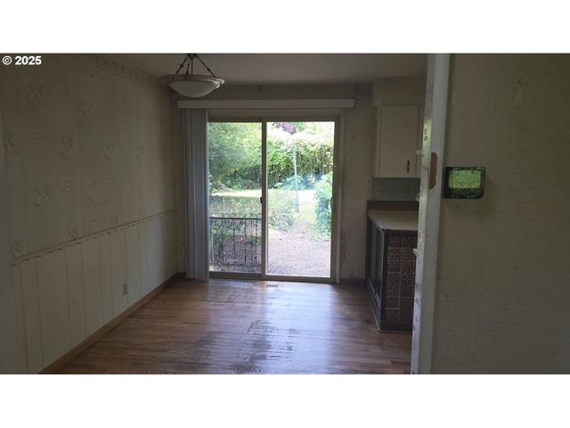 19520 Sw KINNAMAN Rd, Beaverton, OR 97078
