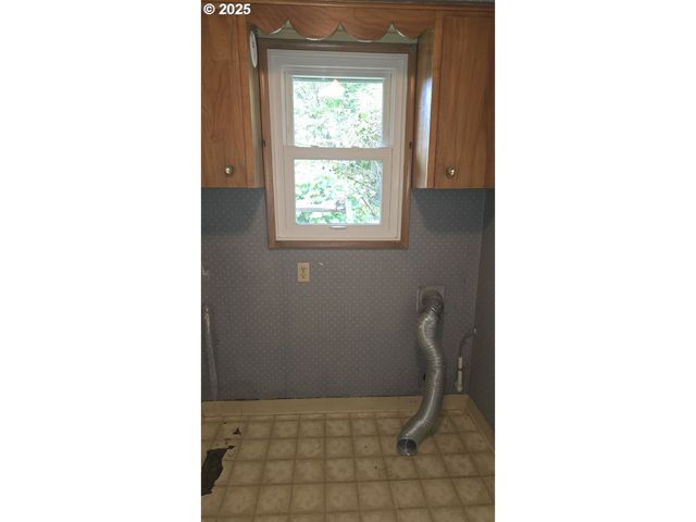 19520 Sw KINNAMAN Rd, Beaverton, OR 97078