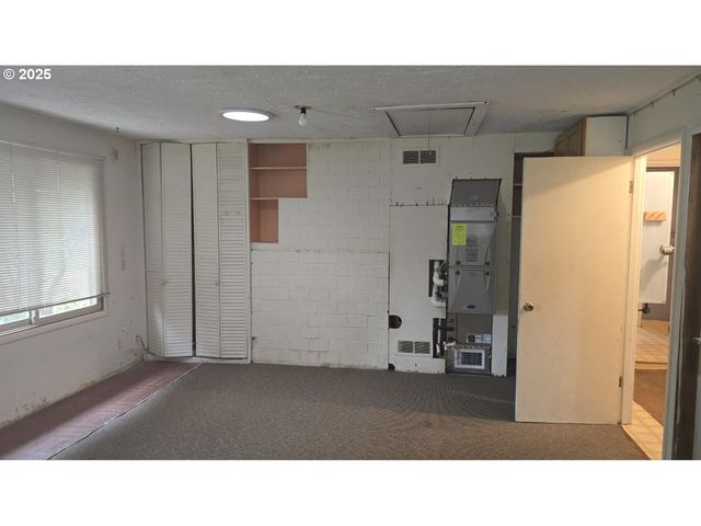 19520 Sw KINNAMAN Rd, Beaverton, OR 97078