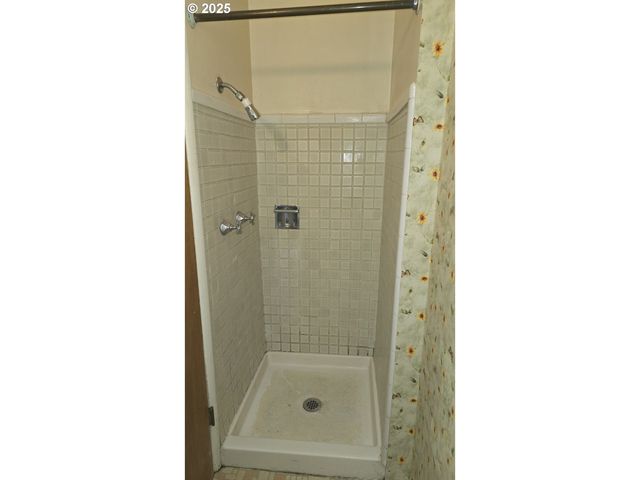 19520 Sw KINNAMAN Rd, Beaverton, OR 97078
