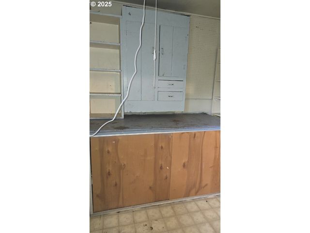 19520 Sw KINNAMAN Rd, Beaverton, OR 97078