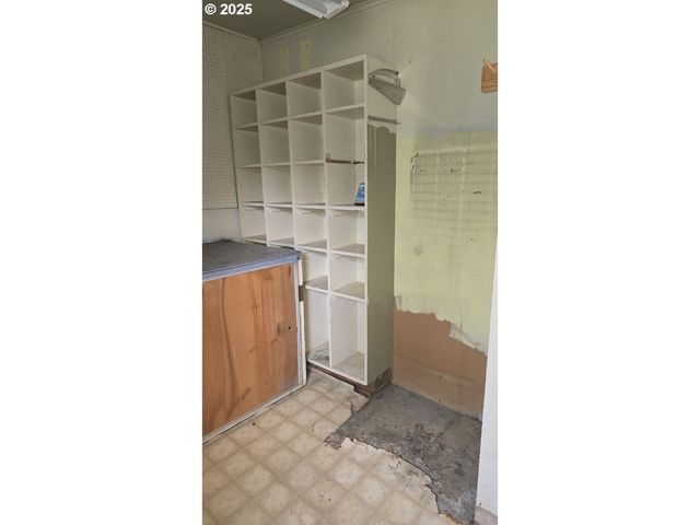 19520 Sw KINNAMAN Rd, Beaverton, OR 97078