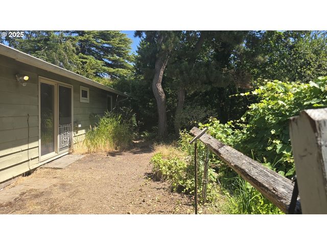 19520 Sw KINNAMAN Rd, Beaverton, OR 97078