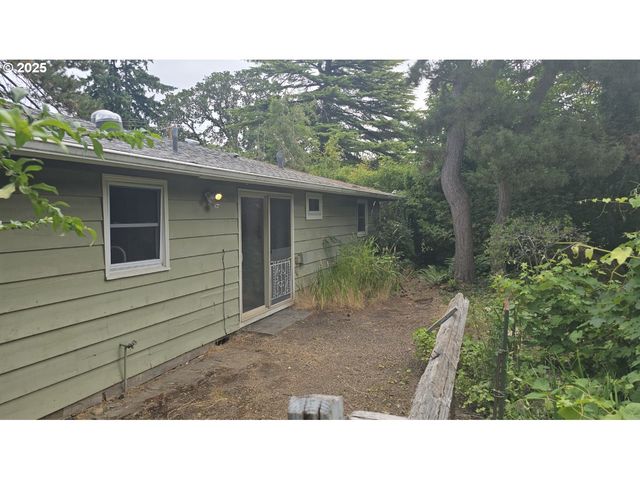 19520 Sw KINNAMAN Rd, Beaverton, OR 97078