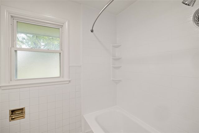 104 S J Street, Indianola, IA 50125