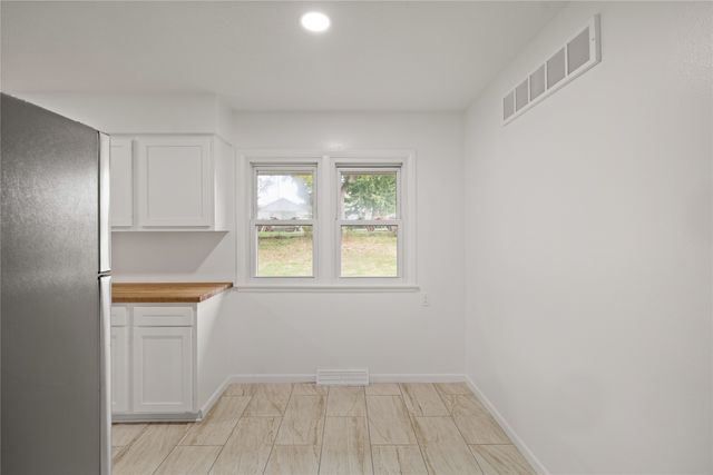 104 S J Street, Indianola, IA 50125