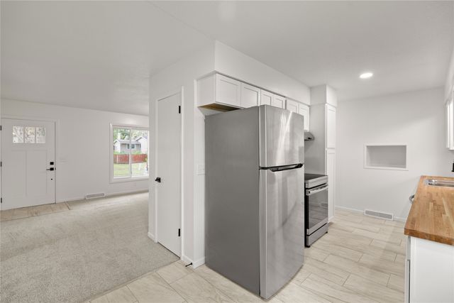 104 S J Street, Indianola, IA 50125