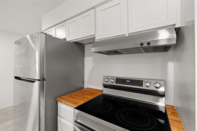 104 S J Street, Indianola, IA 50125