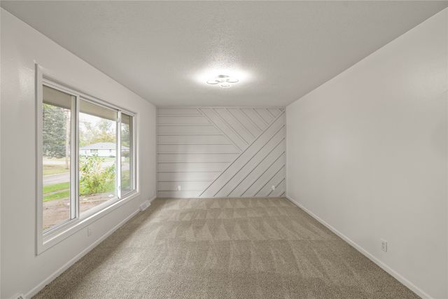 104 S J Street, Indianola, IA 50125