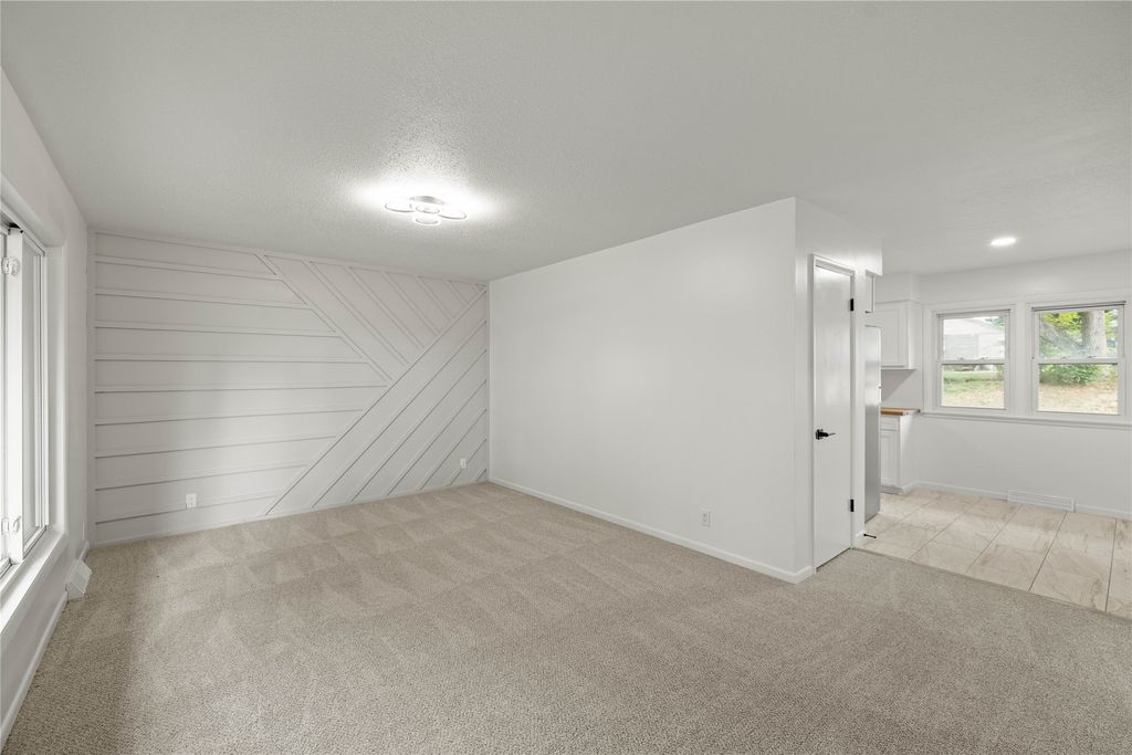 104 S J Street, Indianola, IA 50125