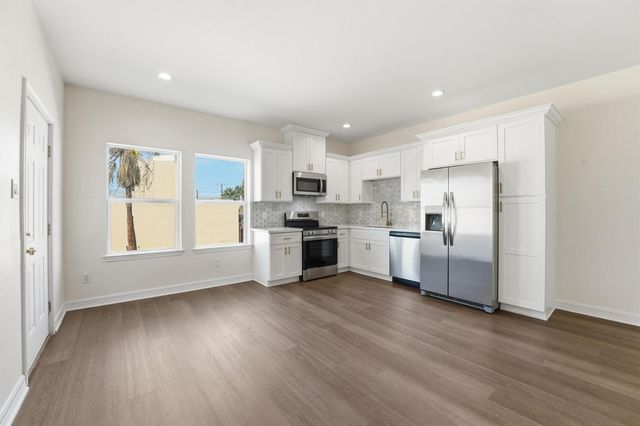 2005 Sealy Street B, Galveston, TX 77550