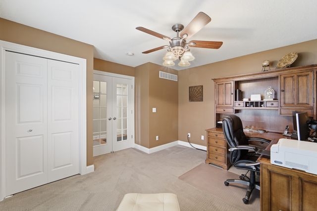 4908 Stream Side Circle, Des Moines, IA 50317