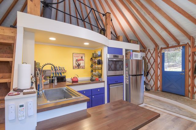 757 Weatherhead Hollow Road, Guilford, VT 05301