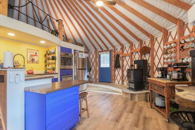 757 Weatherhead Hollow Road, Guilford, VT 05301