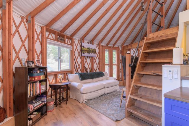 757 Weatherhead Hollow Road, Guilford, VT 05301