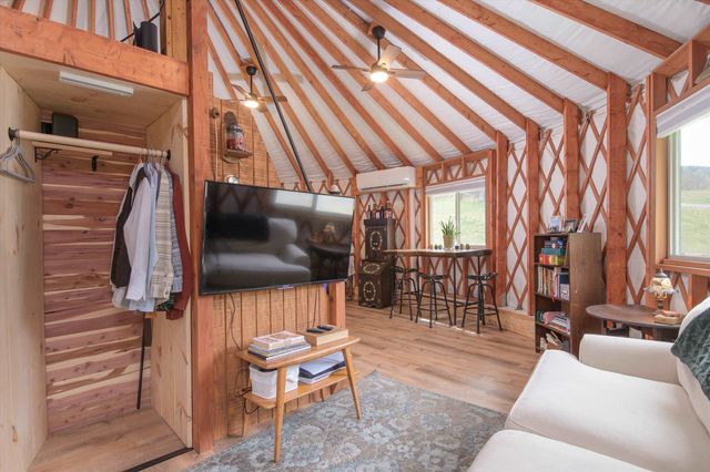 757 Weatherhead Hollow Road, Guilford, VT 05301