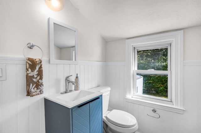 23 Schley St, Springfield, MA 01109