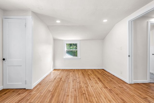 23 Schley St, Springfield, MA 01109