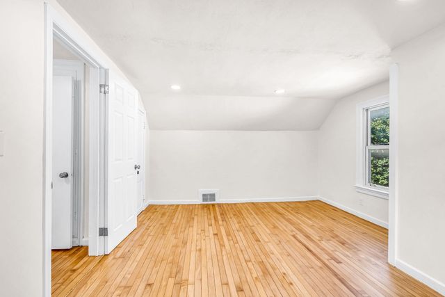 23 Schley St, Springfield, MA 01109