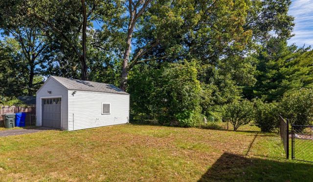 23 Schley St, Springfield, MA 01109