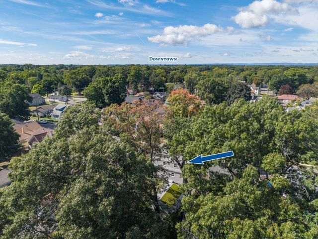 23 Schley St, Springfield, MA 01109