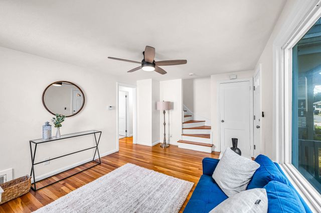 23 Schley St, Springfield, MA 01109