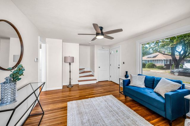 23 Schley St, Springfield, MA 01109