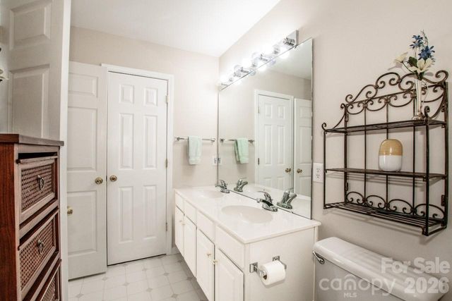 3233 Mannington Drive, Charlotte, NC 28270