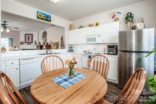 3233 Mannington Drive, Charlotte, NC 28270