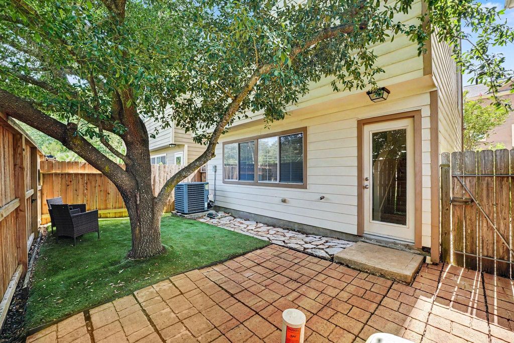 3215 Clearview Circle, Houston, TX 77025