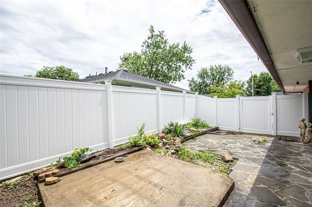 4817 Nelapark Drive, Dayton, OH 45424