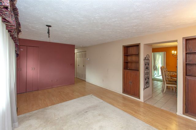 4817 Nelapark Drive, Dayton, OH 45424