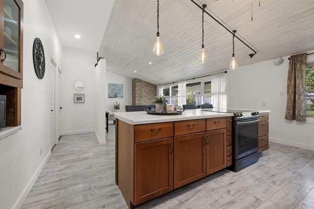 818 GROSS AVENUE, Green Bay, WI 54304